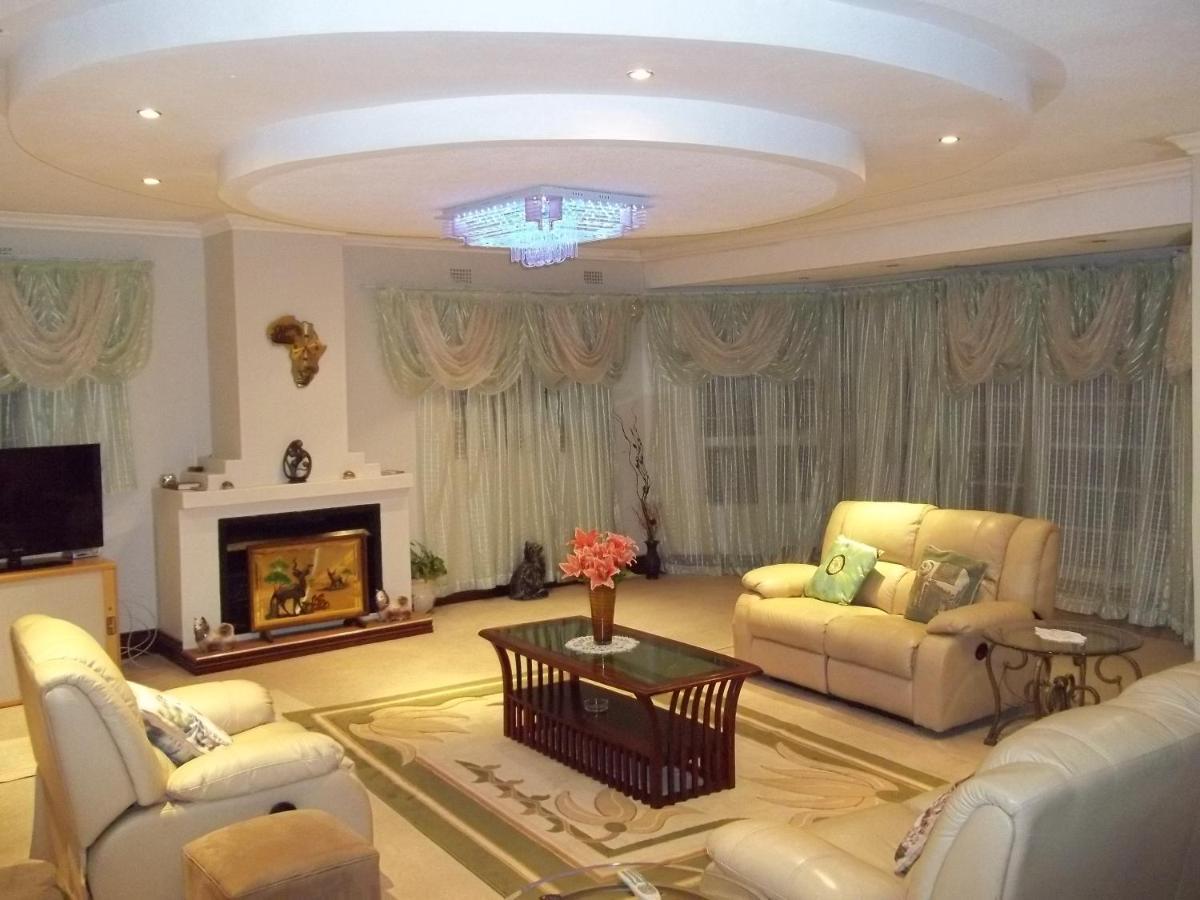 Carlcyn Homestay Gaborone Exterior photo