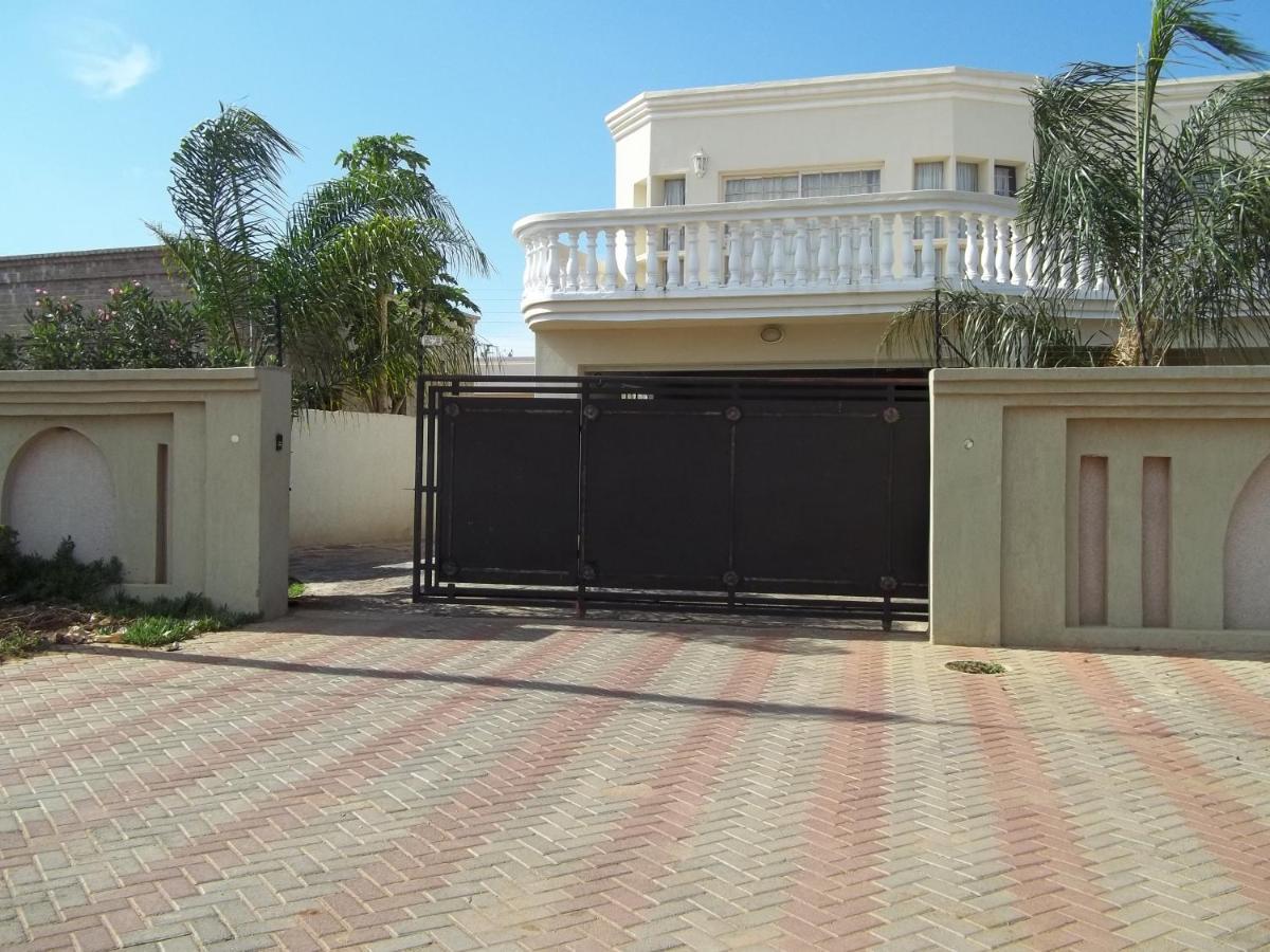 Carlcyn Homestay Gaborone Exterior photo