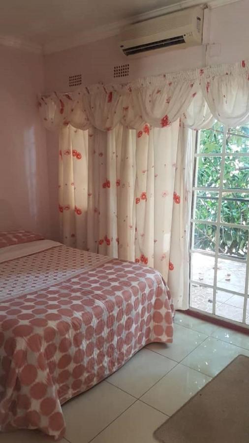 Carlcyn Homestay Gaborone Exterior photo